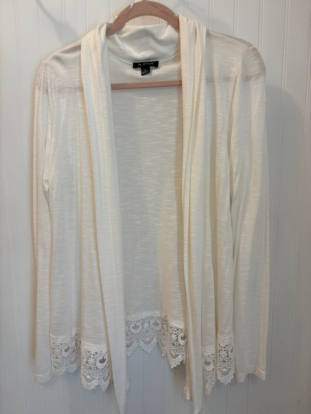 A. Byer Cream Open-Front Cardigan with Lace Hem size Large‎